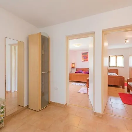 Apartment Aja
