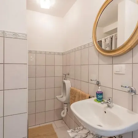 Apartamento Aja Kaštelir