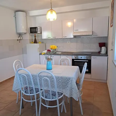 Aja Apartment Kastelir
